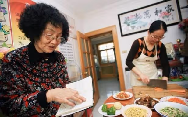 離婚兩月後，男子提出復婚，前妻強勢說：離了我，你連走路也不會