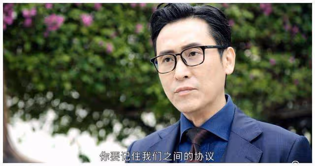 攜手走過25年！妻子曬合照慶祝銀婚，歐陽震華花白鬍子出鏡顯蒼老
