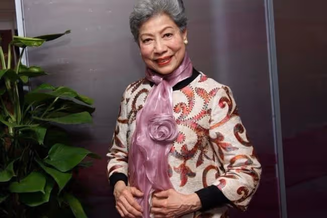 金牌監製受訪，痛斥電視台制度不尊重配角，常讓87歲羅蘭熬夜拍戲