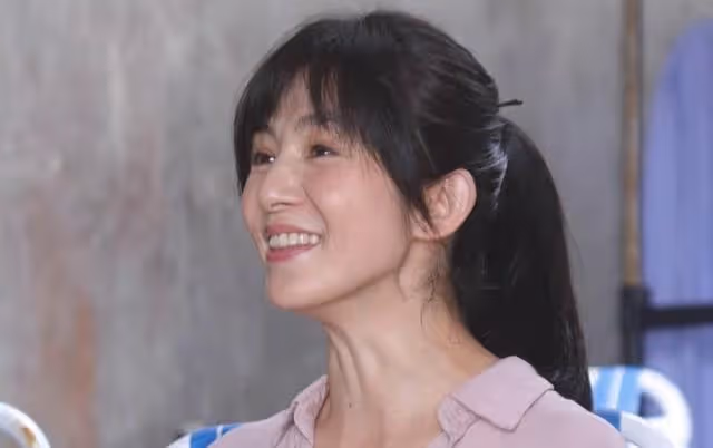 巔峰時退圈，復出後一直有人捧，楊采妮為何有如此大的魅力