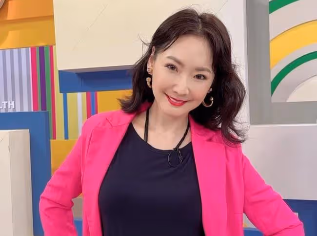 45歲女星宣布戀情！擔心自己生不出孩子，現已與小7歲男友同居
