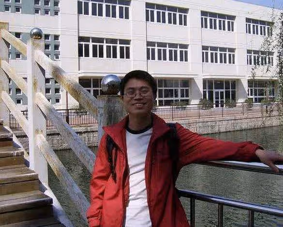 被孫儷資助4年,卻以德報怨的向海清,如今竟混成了大人物?