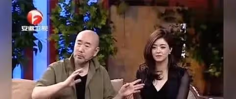 隨著天龍八部的熱播，蔣欣則憑藉出色的表現，火遍大江南北