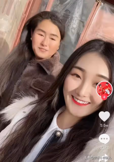 陳亞男直播帶貨受阻,攜父母回家受冷落,這回是跟大衣哥徹底鬧掰