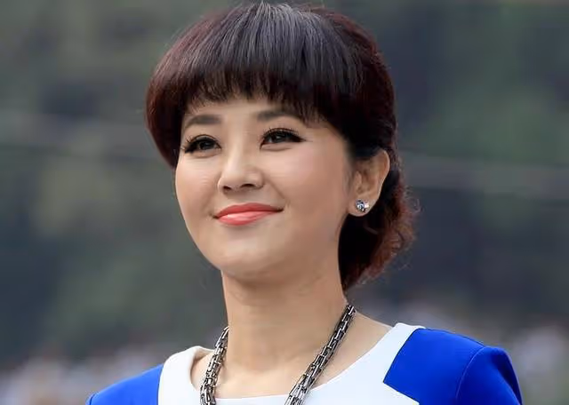 她當了15年央視主持人，沒想到只是臨時工？離開後又被高薪請回來