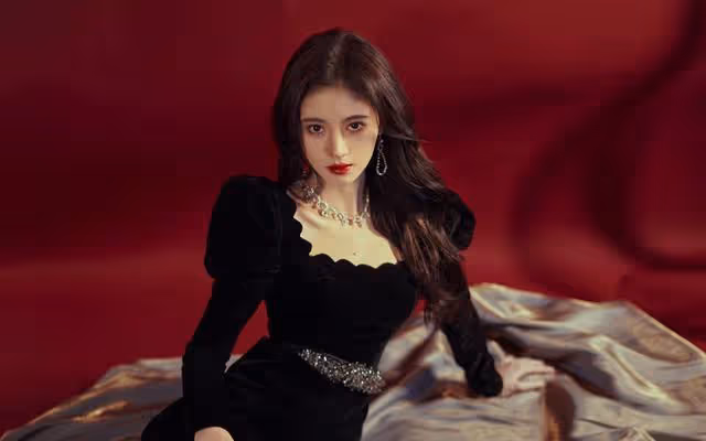 王思聰得不到女人，把中東土豪迷的團團轉，四千年美女有何魅力？
