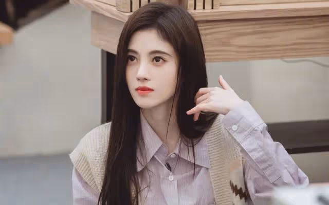 王思聰得不到女人，把中東土豪迷的團團轉，四千年美女有何魅力？
