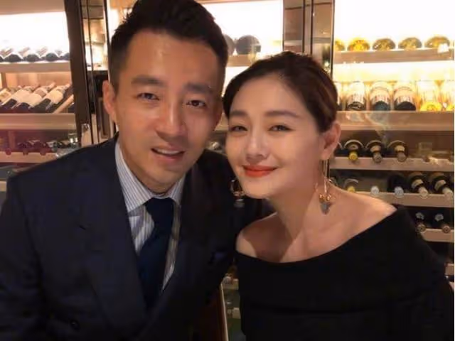 汪小菲大S離婚後，母親張蘭被氣病倒，在直播間情緒失控怒懟網友