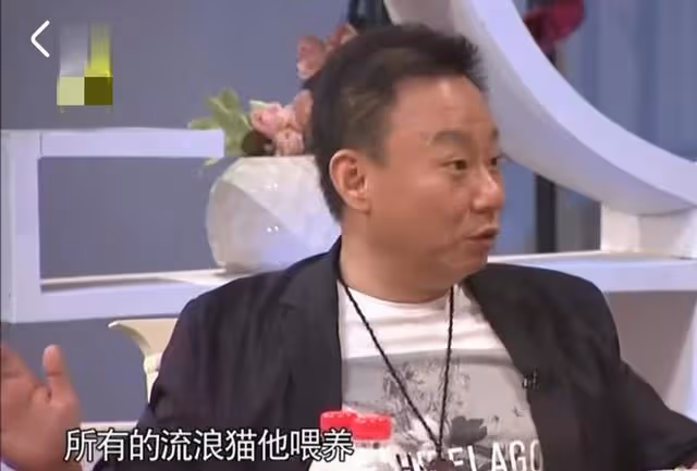 著名演員郭達:娶大一歲的妻子也幸福,一番話曾讓蔡明眼含淚水