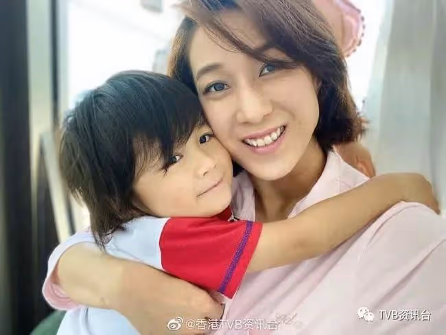 前TVB人氣花旦帶小兒子返港！力爭視後絕不會輸？