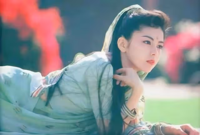 日本昭和時代最後的絕色美人，出道即巔峰，拒絕皇太子和世界首富