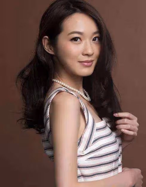 火速上位!女星獲TVB高層力捧,《拳王》里與兩位小生有感情線