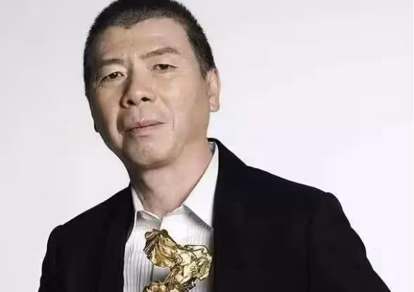 馮小剛炮轟李晨並讓他滾出娛圈，李晨則不留情面回懟，發生了啥？
