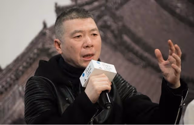 馮小剛炮轟李晨並讓他滾出娛圈，李晨則不留情面回懟，發生了啥？