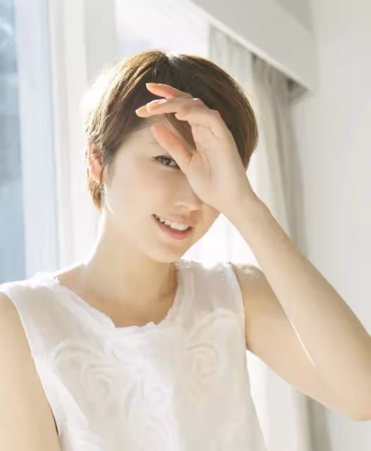 她13歲穿泳裝出道，為證明自己跳恆河、剃光頭，終於打破「花瓶」人設!