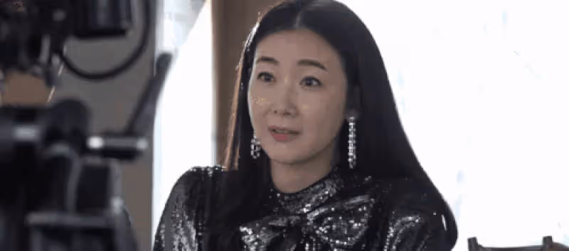「童年女神」崔智友，相夫教子也要拍戲，家有5層高樓繼續拼演技