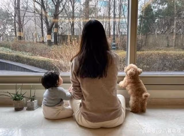 「童年女神」崔智友，相夫教子也要拍戲，家有5層高樓繼續拼演技