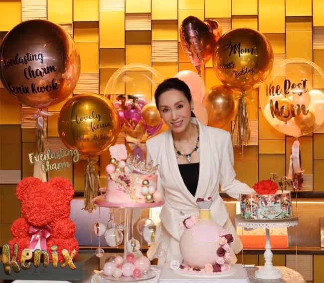 郭可盈開派對慶51歲生日，祖孫三代同框很溫馨，熊黛林長女像姑媽