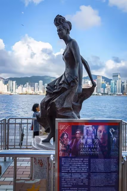 二十年前的她，沒有選擇嫁給男人