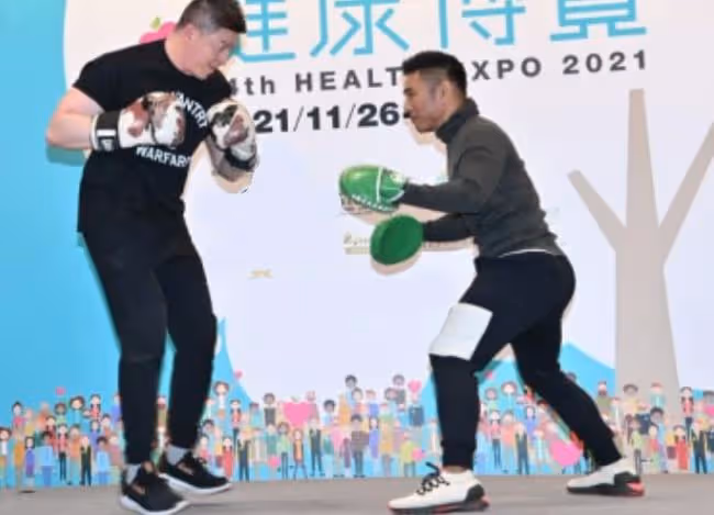 杜德偉哥哥罕露面，息影后轉行當健身教練，63歲身材健碩身手靈活