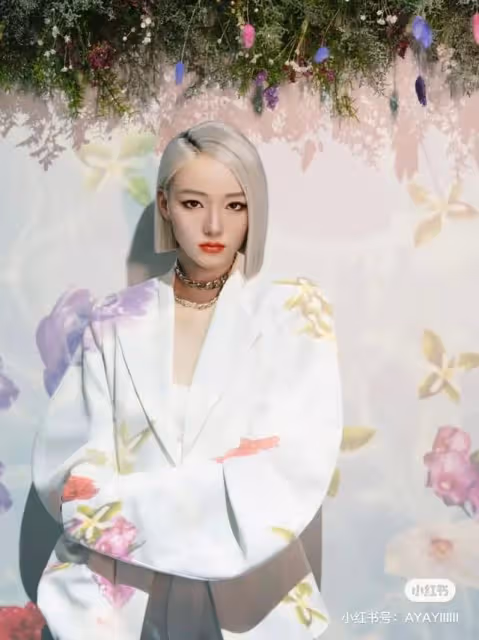 一露臉就驚艷10w人!小紅書新晉女頂流,辣到我出不來