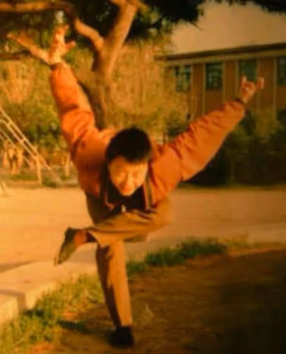 李玉剛:交不起房租和乞丐生活,憑「貴妃」走紅,43歲仍不忘初心