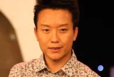 李玉剛:交不起房租和乞丐生活,憑「貴妃」走紅,43歲仍不忘初心