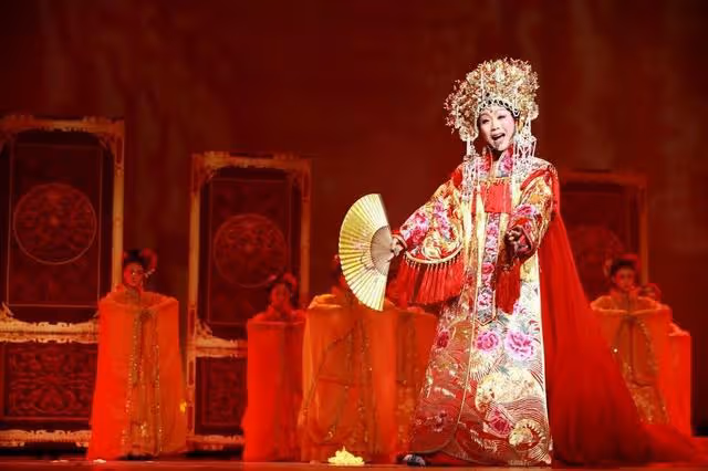 李玉剛:交不起房租和乞丐生活,憑「貴妃」走紅,43歲仍不忘初心