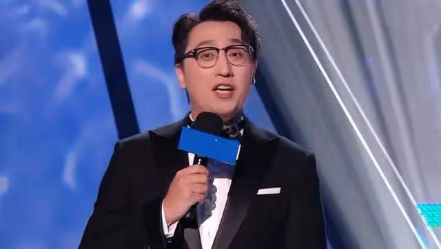 「中國好舌頭」華少,語速趕上颱風的速度,卻將一手好牌打得稀碎