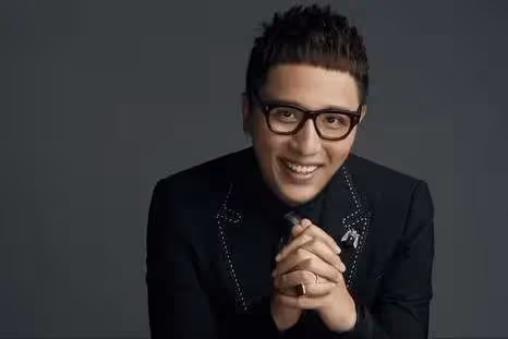 「中國好舌頭」華少，語速趕上颱風的速度，卻將一手好牌打得稀碎