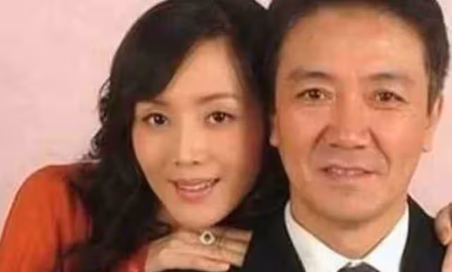 沒想到戲裡嚴厲正直的李雲龍，戲外不過是個「偽君子」罷了