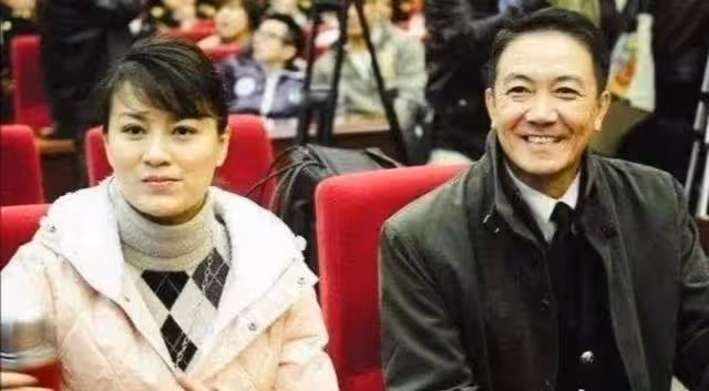沒想到戲裡嚴厲正直的李雲龍，戲外不過是個「偽君子」罷了