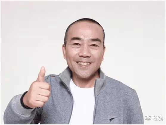 曾經很火的一部喜劇，他是這部劇的核心人物，如今現狀如何