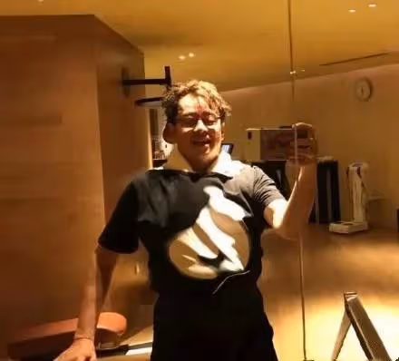 有2個老婆的70歲譚詠麟被爆睡小4輪的粉,網紅怒發聲闢謠稱會報警!
