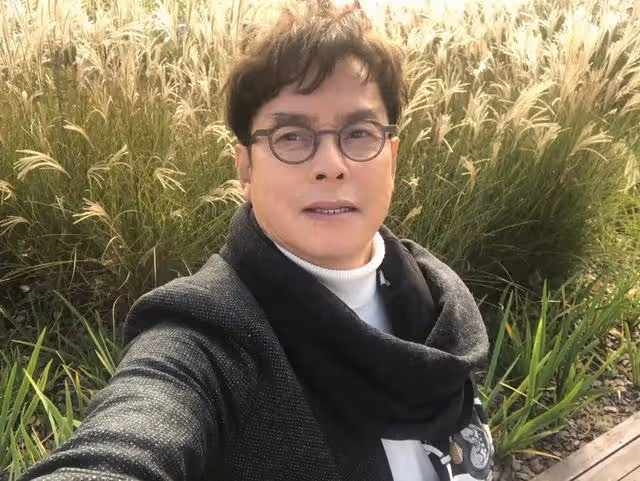有2個老婆的70歲譚詠麟被爆睡小4輪的粉,網紅怒發聲闢謠稱會報警!