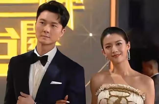 緋聞男友開演唱會，蔡思貝自掏腰包買票攜父母支持，一度感動落淚