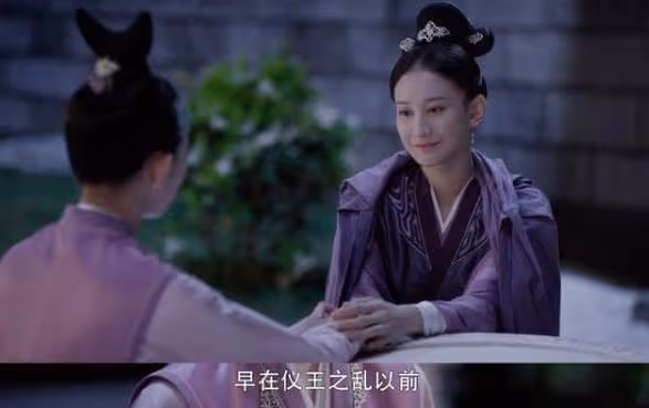 因和李小冉長的太像,導致她遇到了很多的困擾,但這也促使了她成為演員