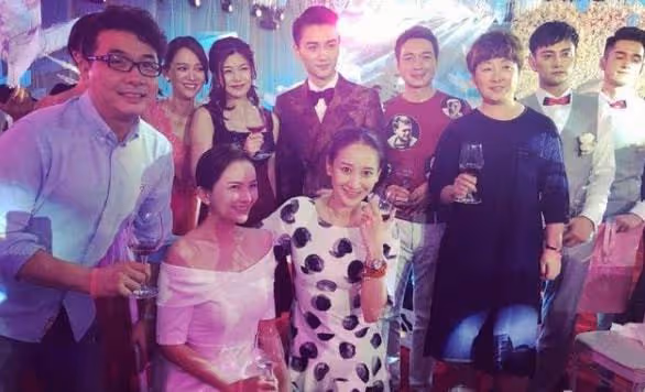 因和李小冉長的太像,導致她遇到了很多的困擾,但這也促使了她成為演員