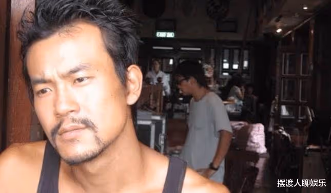 丑帥影帝廖凡,一個長相奇特的戲瘋子,迎娶大五歲的妻子恩愛一生