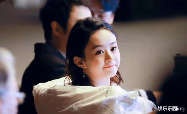 趙麗穎復出卻演女二，看到女主後，網友留言：前輩永遠都是前輩