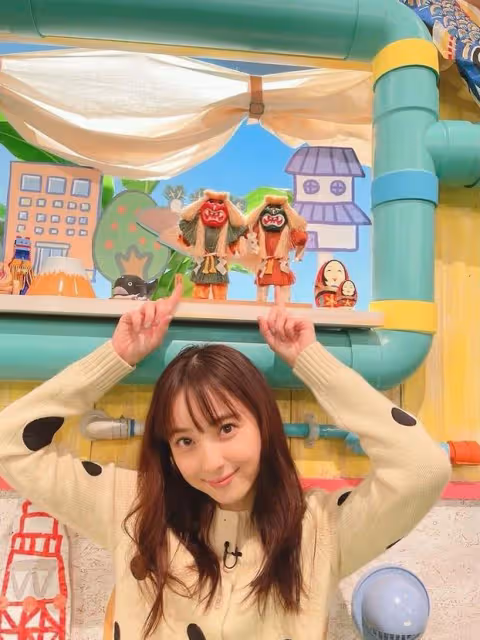 佐佐木希公開「眼鏡娘」的新形象，爽朗笑容似已走出不幸婚姻