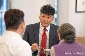 曾經往來都是大咖，張東健的「管家」朋友今何在？房屋已封7次