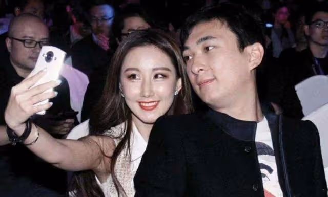 中國首富的「炮轟」,王思聰和汪小菲的罵戰,已暗示和大S的結局