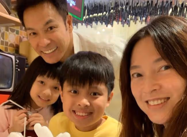 郭晉安罕曬夫妻合影秀恩愛，小15歲嬌妻曾2次流產，差點離婚收場