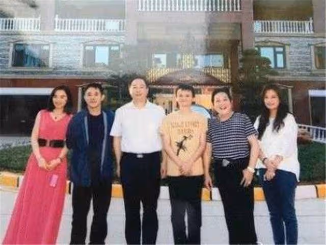 「江湖騙子」王林,為何能受到大半個娛樂圈信任?連馬雲都與其交好