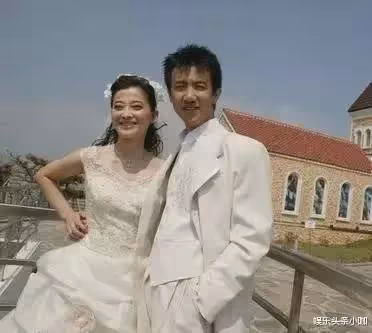 國民女神閃婚！竟嫁了個軟飯男？