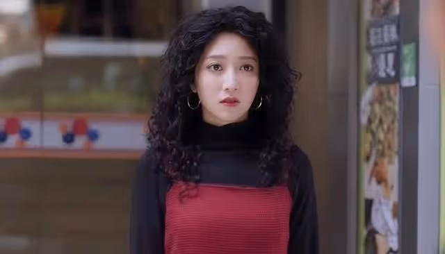 TVB甜美小花首當女主角，一人分飾三角，演技被批慘不忍睹