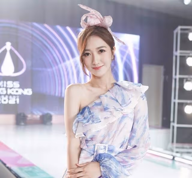 TVB甜美小花首當女主角，一人分飾三角，演技被批慘不忍睹