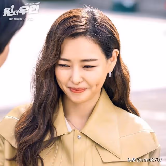 官二代韓星！韓孝周爸是軍隊高官，李荷妮爸曾任職國家情報院