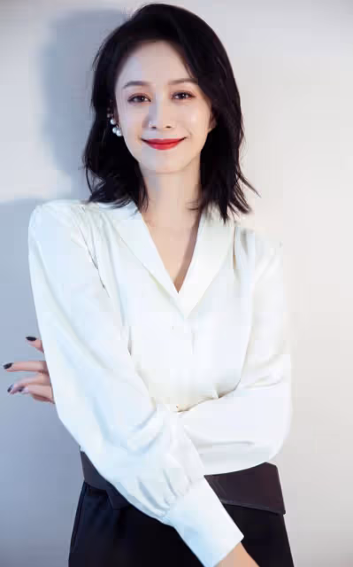43歲倪虹潔性感變裝，曾拍攝國內第一支內衣廣告，你還記得她嗎？